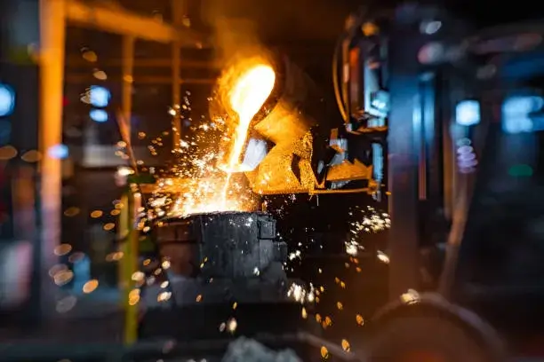 Metal casting process for a flange showing clear contrasts in structure for Forged vs Cast Flanges applications