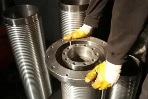 Side-by-side view of raised face and flat face flanges, highlighting their differences in sealing surfaces and gasket contact.